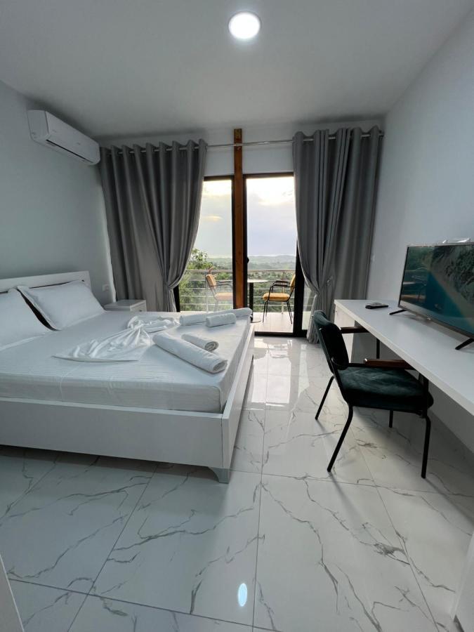 דראץ' Restorant Hotel Xheni מראה חיצוני תמונה